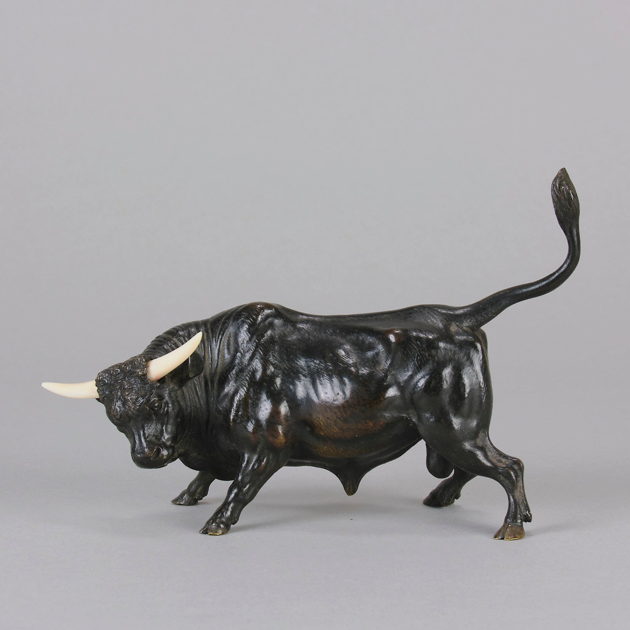 Antique Bronze Bull - Vienna Bronze - Hickmet Fine Arts