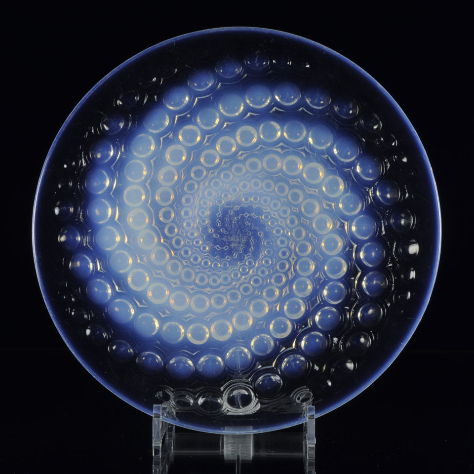 "Volutes Assiette" by René Lalique