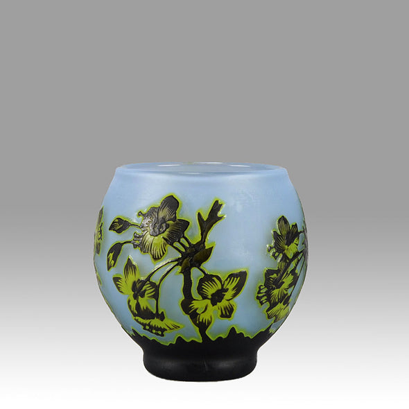 Degue Cameo Flower Vase